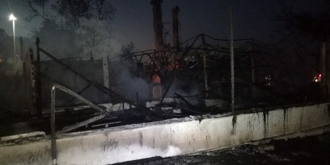 Bakırköy’de Ahşap Bir Restoranda Yangın Çıktı