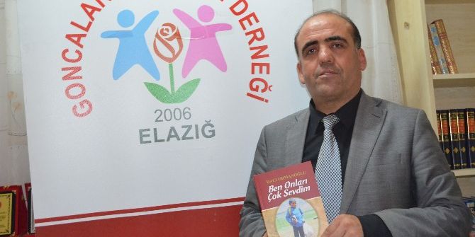 Fedakar Öğretmen Kitabının Gelirini Derneğe Bağışladı