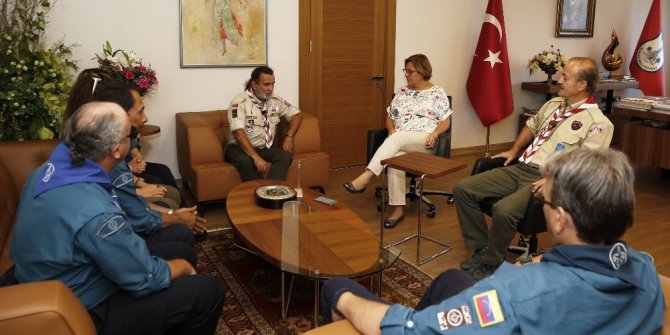 Melek İzciler’e Konak’tan destek