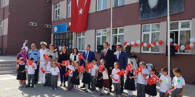 Lapseki’de İlköğretim Haftası kutlamaları