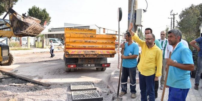 Menderes Bulvarı’nda yol yapım çalışmaları bitiyor