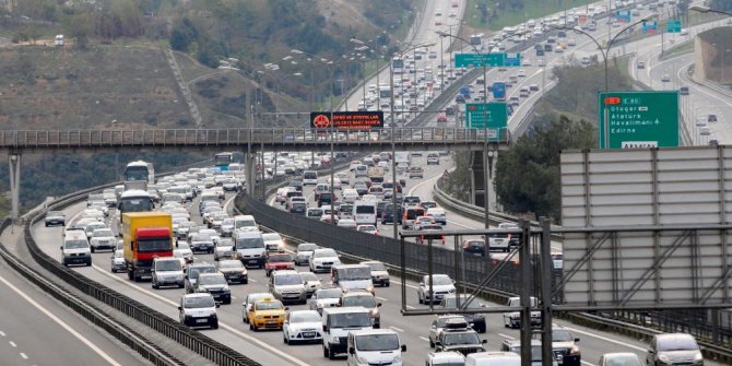 Türkiye’de 7 kişiye 1 otomobil düşüyor