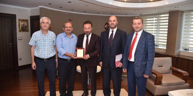 Rahmet Cami yönetiminden Başkan Doğan’a ziyaret