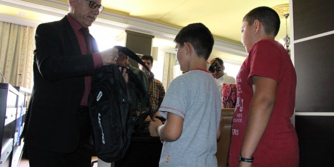 Yozgat’ta öğrencilere kırtasiye malzemesi desteği