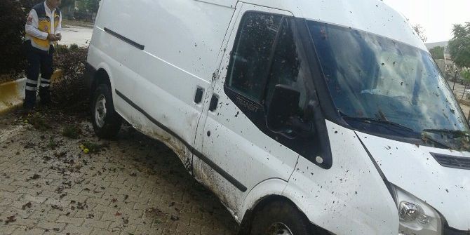 Adıyaman’da Minibüs Refüje Çarptı
