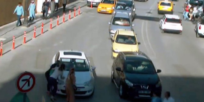 Trafik kazaları MOBESE kameralarına yansıdı