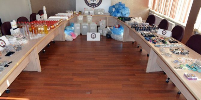 Denizli’de kaçak elektronik sigara operasyonu