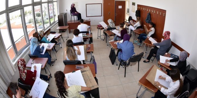 Öğretmen adayları KOMEK ve ASEM’de yeni açılan merkezler için ter döktü