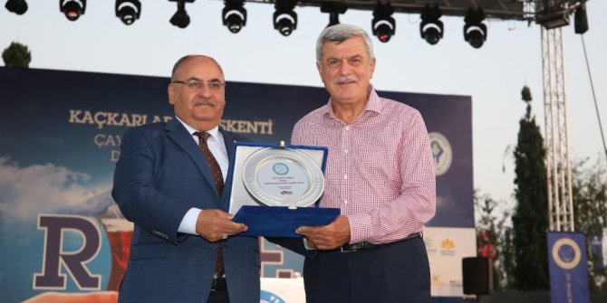 Başkan Karaosmanoğlu, Rize Tanıtım Günleri etkinliğine katıldı