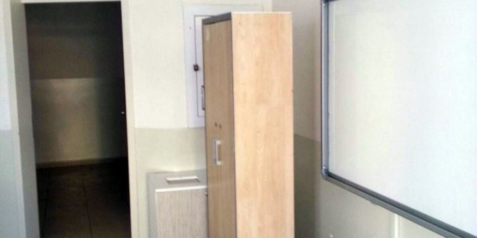 Okulda üzerine dolap düşen çocuktan iyi haber