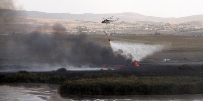 Mogan Gölü’nde sazlık alanda yangın
