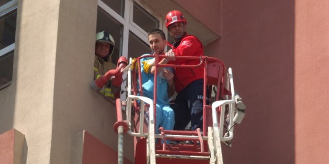 Hastanede gerçeğini aratmayan yangın tatbikatı