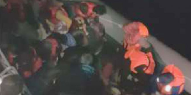 Kuşadası Körfezi’nde kaçak göçmen operasyonu