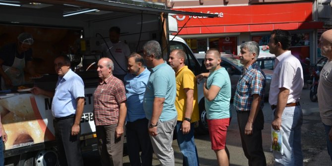 Ahilik Haftası kapsamında Aliağa’da lokma dağıtıldı