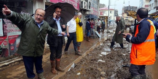 Beşikdüzü’nde Temizlik Çalışmalarına Devam Ediliyor