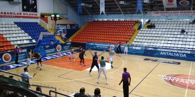 Akhisar Belediyespor: 70 - Karesispor: 53