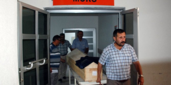 Salıncak ipi boğazına dolanan çocuk hayatını kaybetti