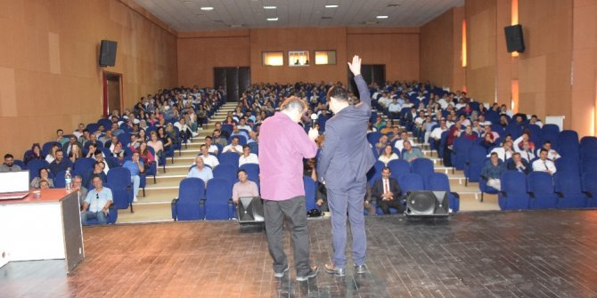 Okul idarecileri ve öğretmenlere konferans