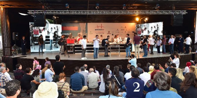 Dünyaca ünlü et ustaları Sultanahmet Meydanı’nda şov yaptı