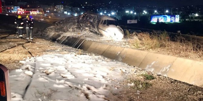 Atatürk Havalimanı’nda özel jet pistten çıktı: 4 yaralı