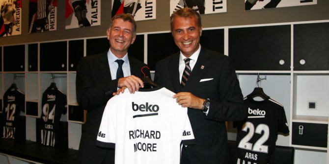 İngiltere Türkiye Büyükelçisi Richard Moore, Beşiktaş’a üye oldu