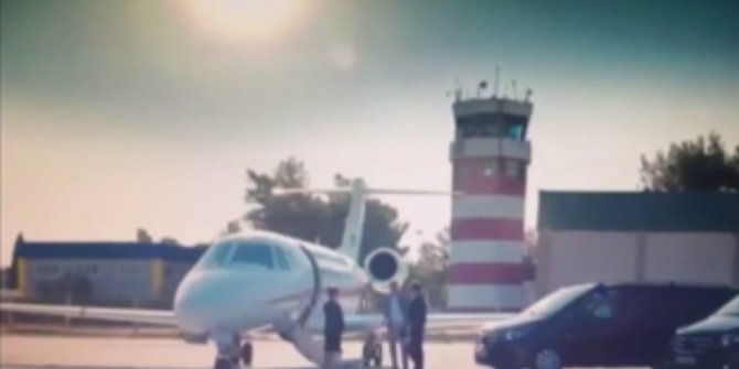 Pistten çıkarak yanan uçak dizide kullanılmış