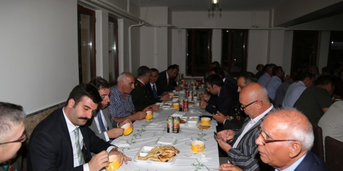 Vali Sonel, Muharrem ayının ilk orucunda iftar verdi