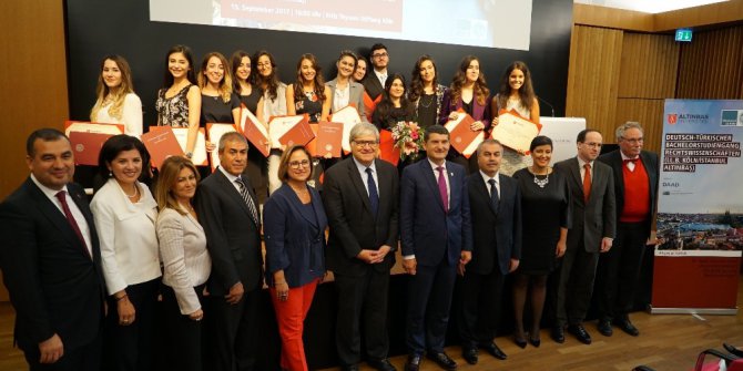 Çift Diplomalı Türk-Alman Hukuk Lisans Programı ilk mezunlarını verdi