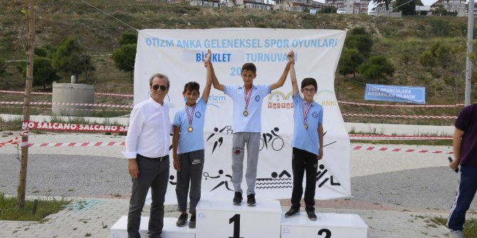 Büyükçekmece Belediyesi’nden otizmli çocuklarla bisiklet turnuvası