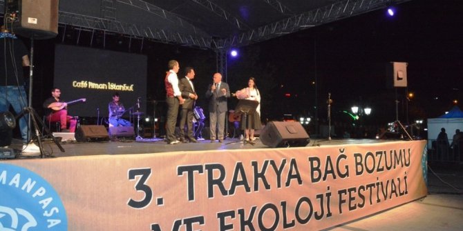 Stelyo-Pelin Yunan ezgileri ile Süleymanpaşalıları coşturdu