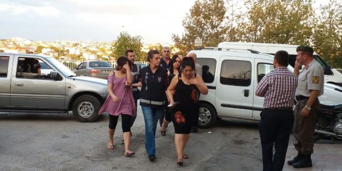 Edirne’de huzur operasyonunda 3 yabancı uyruklu kadın yakalandı