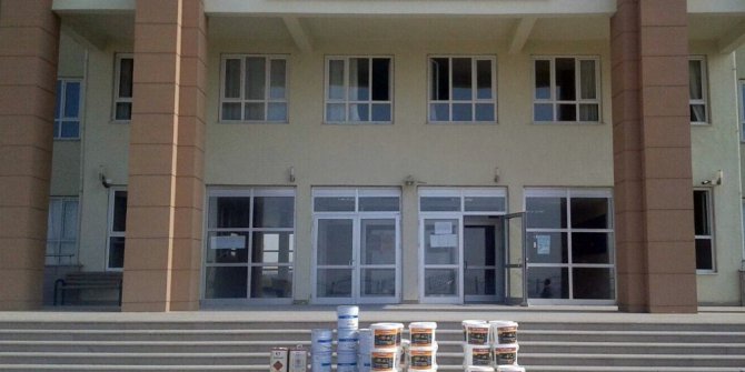 Gölbaşı Belediyesinden okullara boya desteği