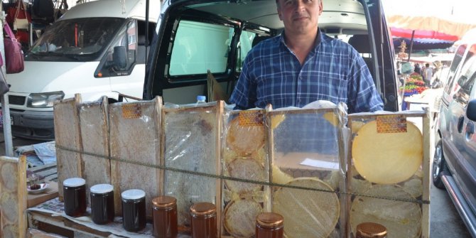 Sezonun ilk balları tezgahlarda