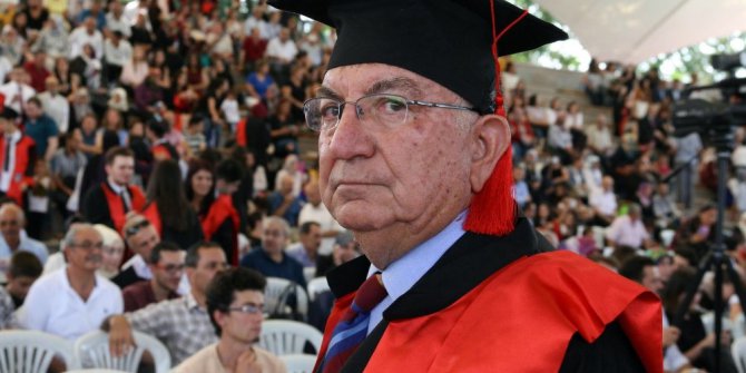 77 yaşında hukuk fakültesini bitirdi