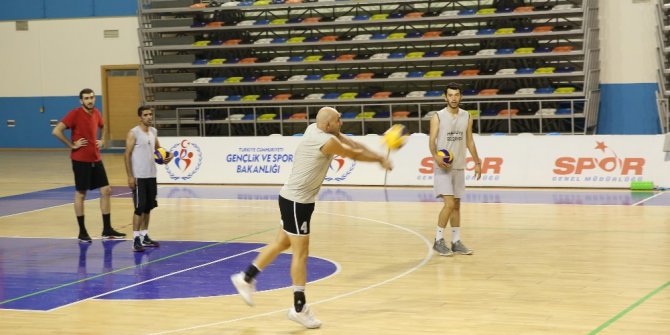 Haliliye voleybol takımı, yeni sezon hazırlıklarını sürdürüyor