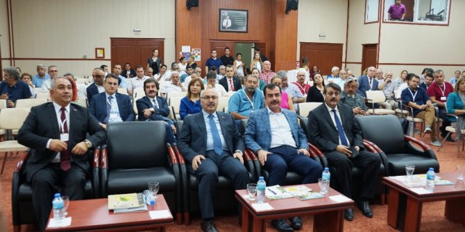 Aydın’da zeytin ve zeytinyağı sektörünün sorunları görüşüldü