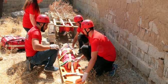 Elazığ UMKE’den gerçeği aratmayan tatbikat