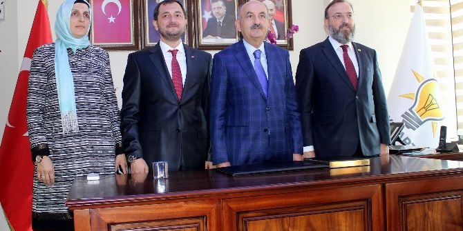 Bakan Müezzinoğlu, Ak Parti Tekirdağ İl Başkanlığı’nı Ziyaret Etti