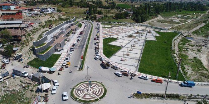 Selendi Kent Meydanı tamamlandı