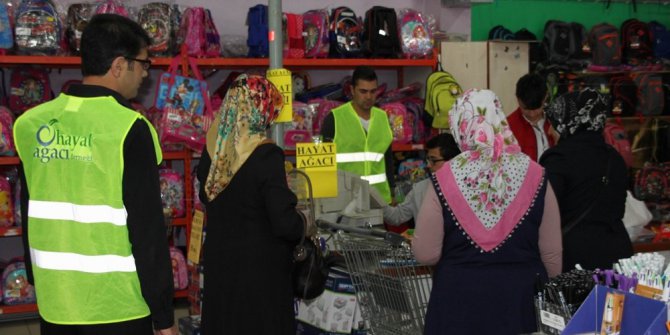 Sivas’ta 2 bin öğrenciye kırtasiye yardımı