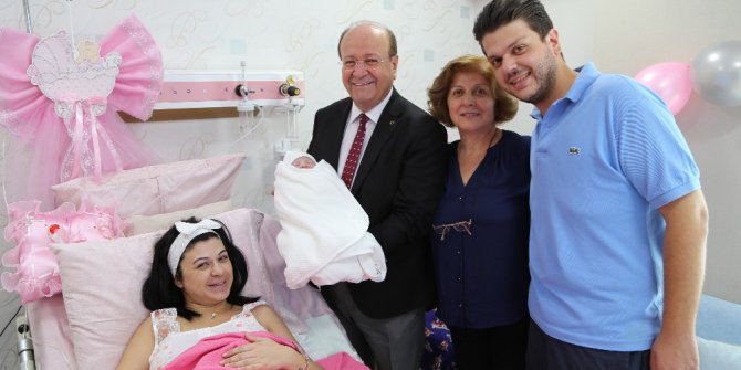 Başkan Özakcan’a doğum gününde torun sürprizi