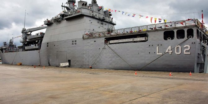 Dünyanın en büyük tank çıkarma gemisi ’Tcg Bayraktar’ Samsun’a çıkarma yaptı