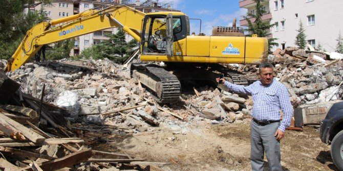 Seydişehir’de eski meteoroloji müdürlüğü binası yıkılıyor