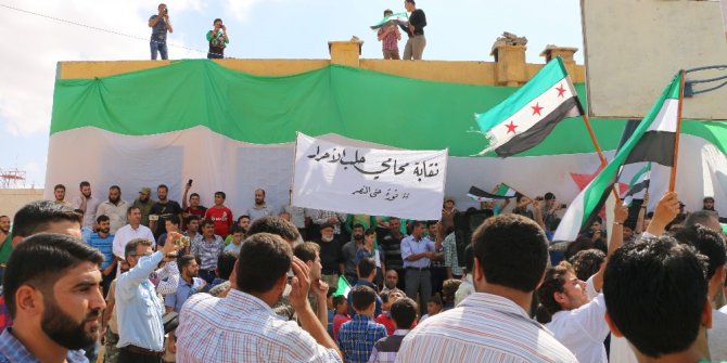 Suriye’de Esad karşıtı protesto gösterisi
