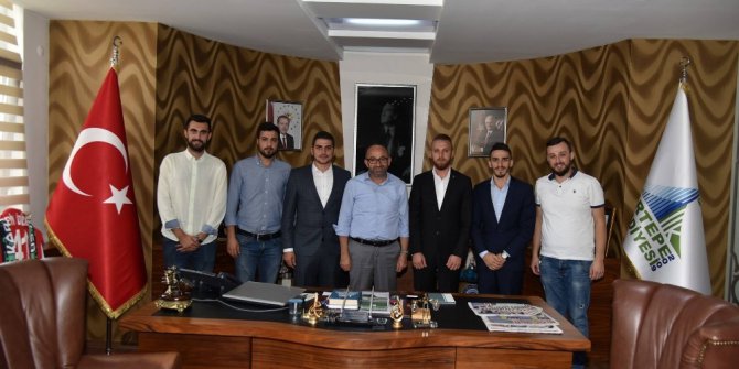 AK Parti Gençlik Kolları başkan adayı Aydın, Başkan Üzülmez’i ziyaret etti