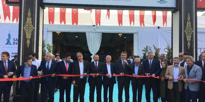 Başkan Demircan’ın kaleme aldığı kitapları okurlarıyla buluştu