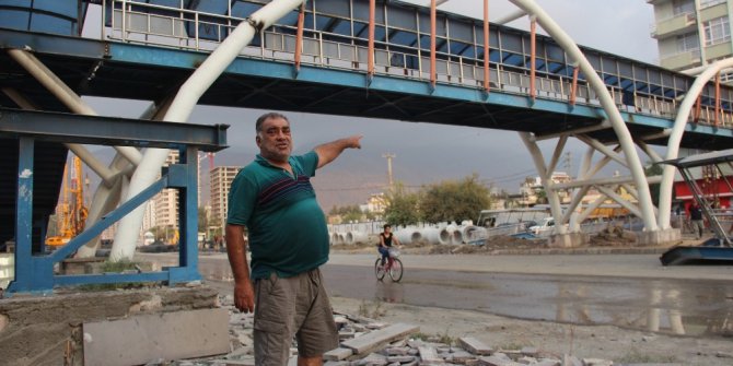 İskenderun’un yarım asırlık üst geçidi söküldü