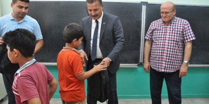 Toroslar Belediyesi’nden 5 bin öğrenciye kırtasiye desteği