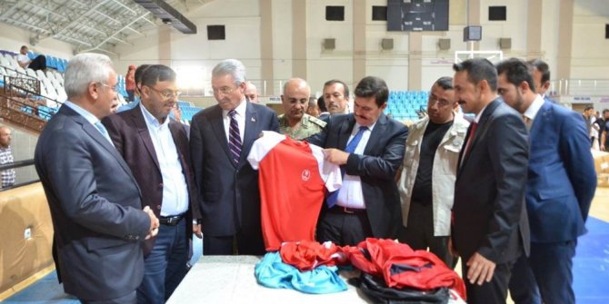 Erzincan da 66 spor klubüne malzeme dağıtımı