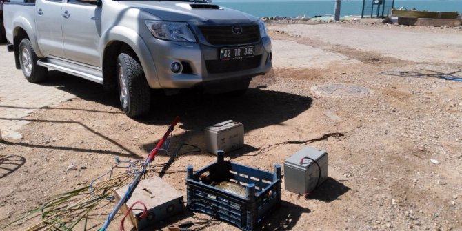 Beyşehir Gölü’nde suya akım vererek avlanan 2 kişi yakalandı